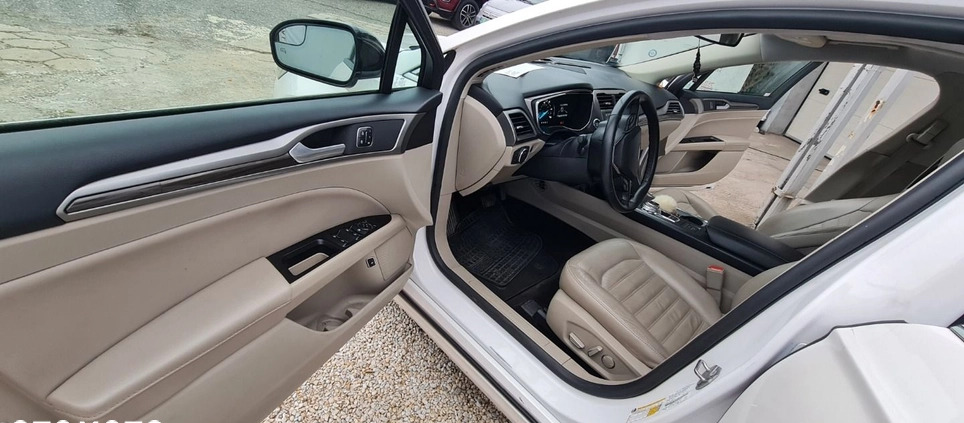 Ford Fusion cena 79900 przebieg: 130750, rok produkcji 2017 z Września małe 781